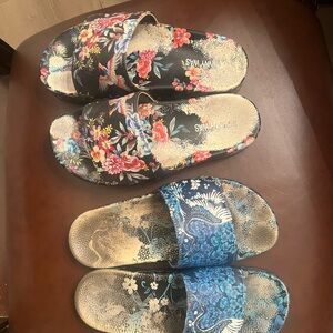 7.5-8.5 (2) Johnny Was Floral and Blue Patterned Pool Slides/Sandals